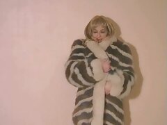 Stella termina chupando a los ladrones que xvideos gay casero intentan robarla