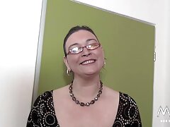 Video de Naughty Caprice esperanza gomez casero follando con amigos (Little Caprice)